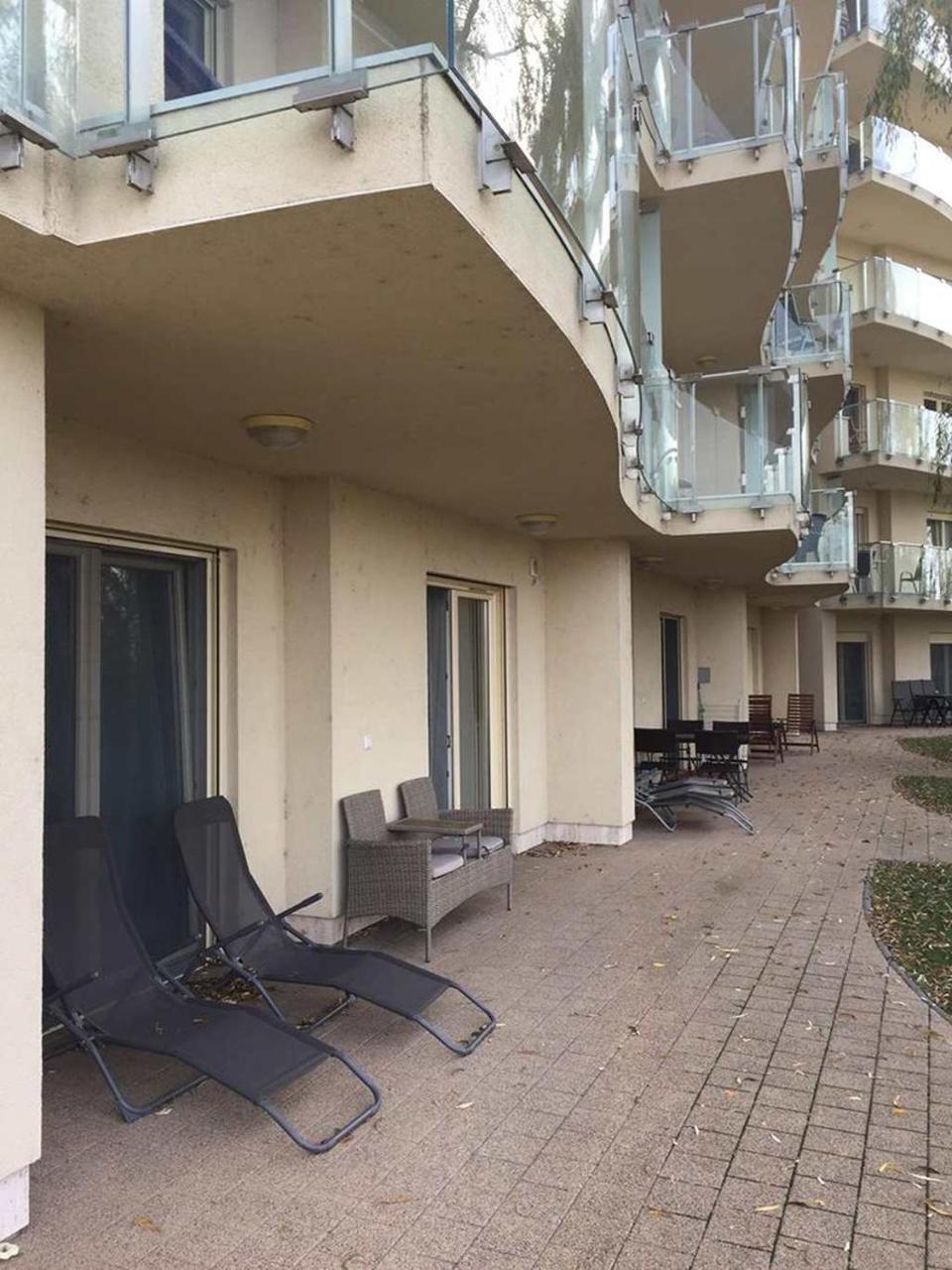Azur Apartman Apartment Velence Exterior photo