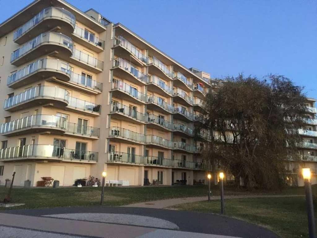 Azur Apartman Apartment Velence Exterior photo